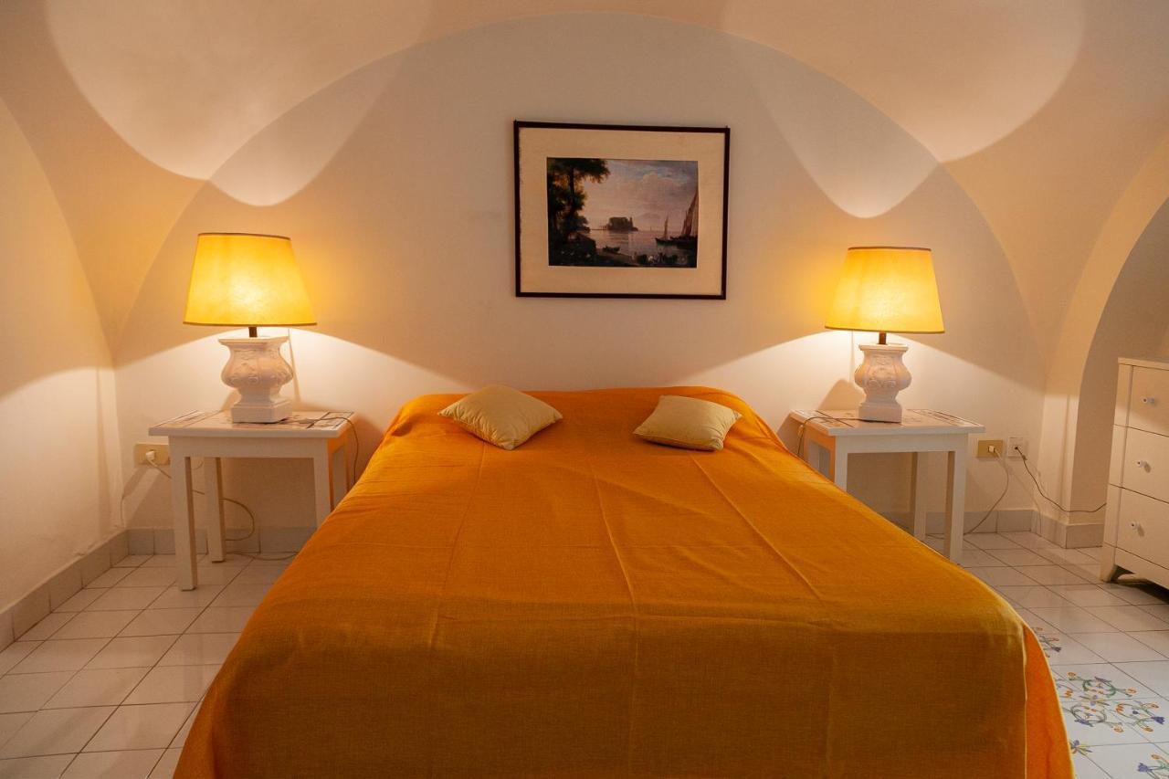 Vicoletto Belledonne Appartement Naples