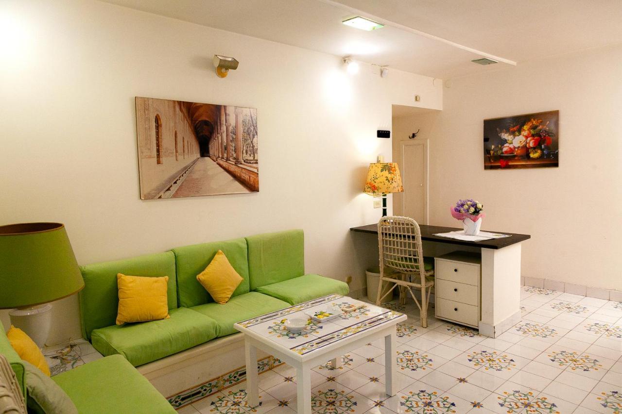 Vicoletto Belledonne Naples
